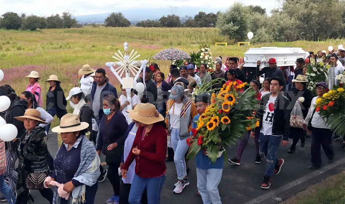 Despiden a joven que se ahogó en Xochimilco