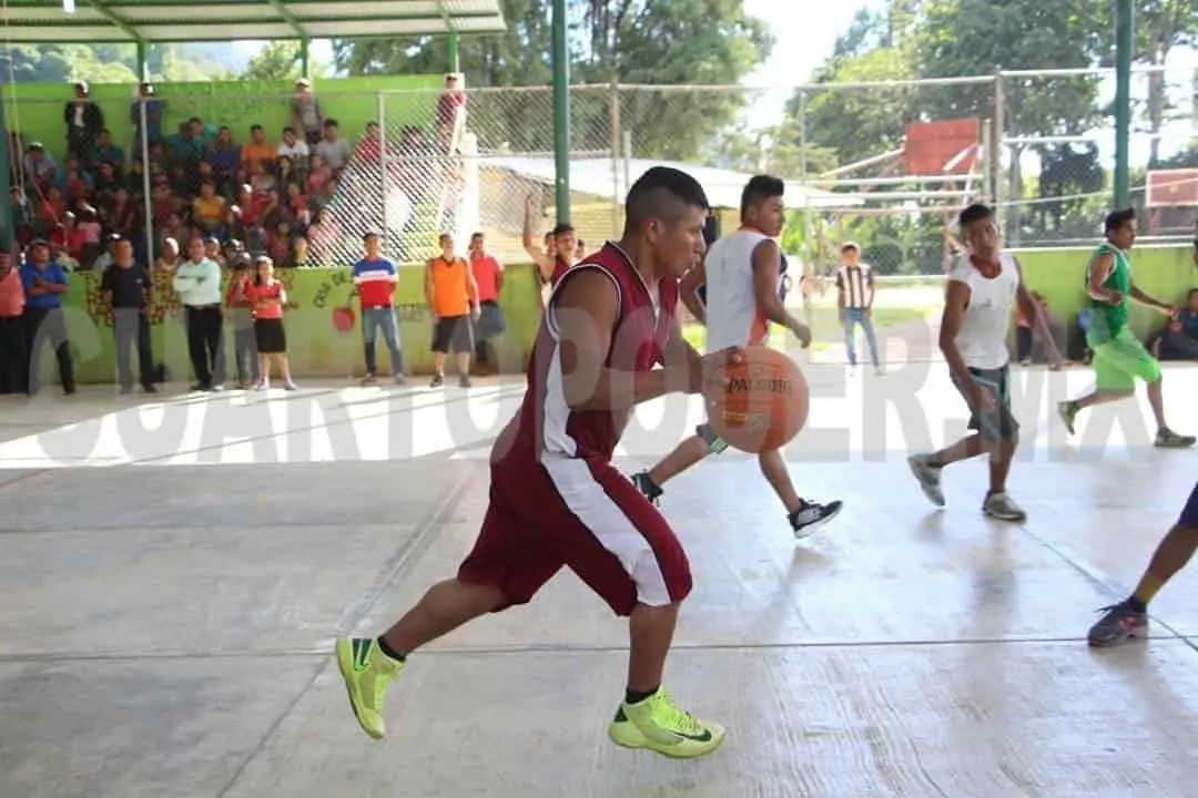 Poco más de 300 deportistas estarían acudiendo a las competencias programadas en el municipio chol. Cortesía