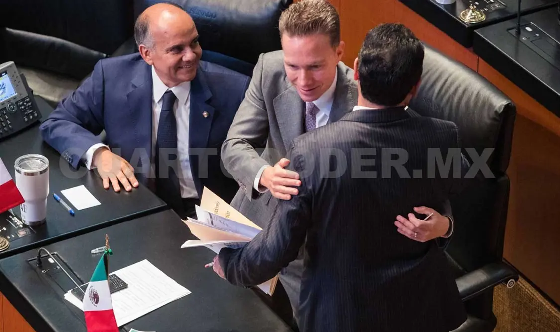 Velasco Coello regresa al Senado