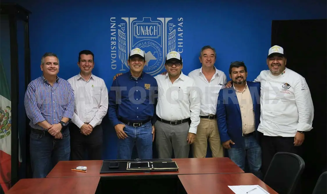 Presentan en la Unach programa “Consume Chiapas”