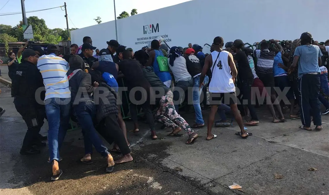 Continúan agresiones de migrantes africanos