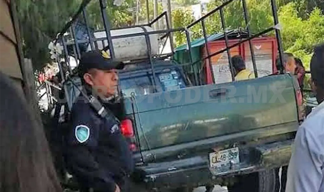 El presunto responsable se dio a la fuga y dejó abandonada la camioneta marca Chevrolet. CP