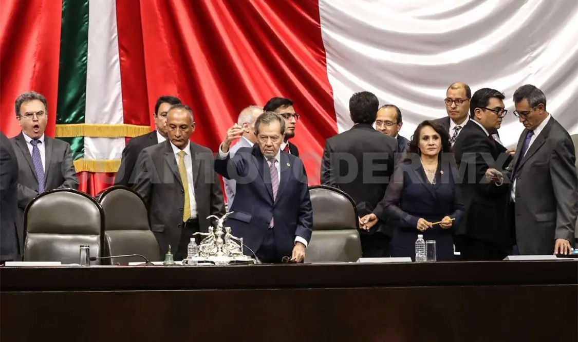 De acuerdo con la queja, las expresiones de Muñoz Ledo son contrarias a las obligaciones de los diputados. Twitter