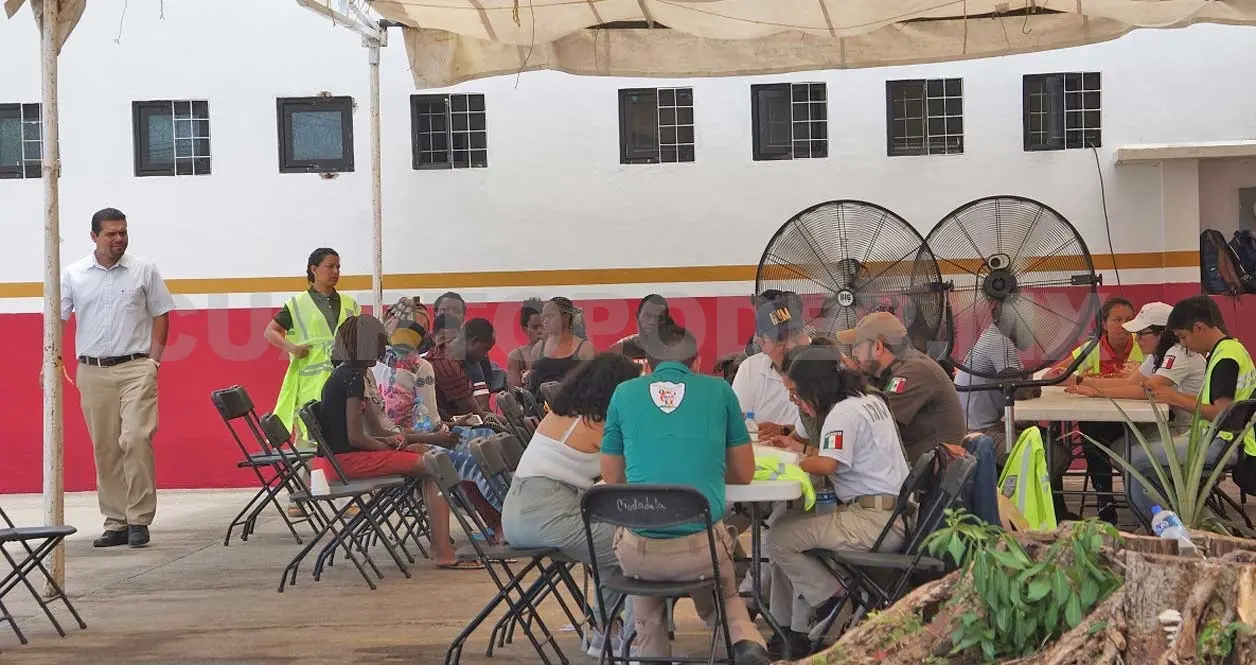 Después de varios días de disturbios, el Inami volvió a instalar el modulo de atención a migrantes extracontinentales. Rafael Victorio / CP