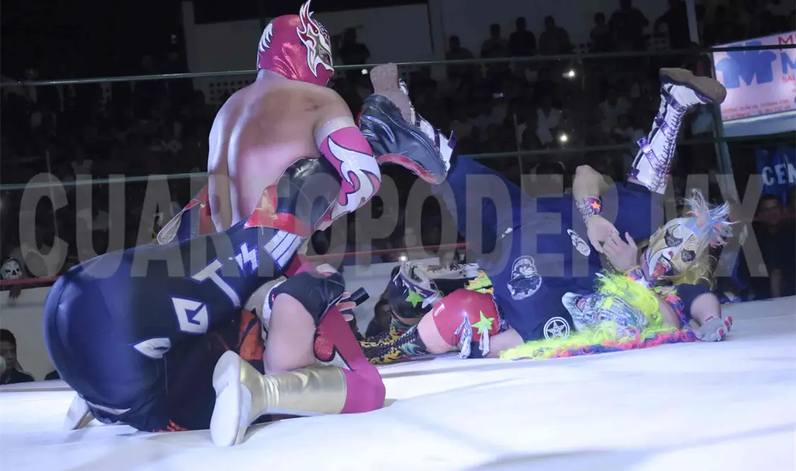 La gran calidad de lucha volvió a presentarse sobre el recinto sagrado del arte del pancracio en Tuxtla Gutiérrez. Guillermo Ramos/CP