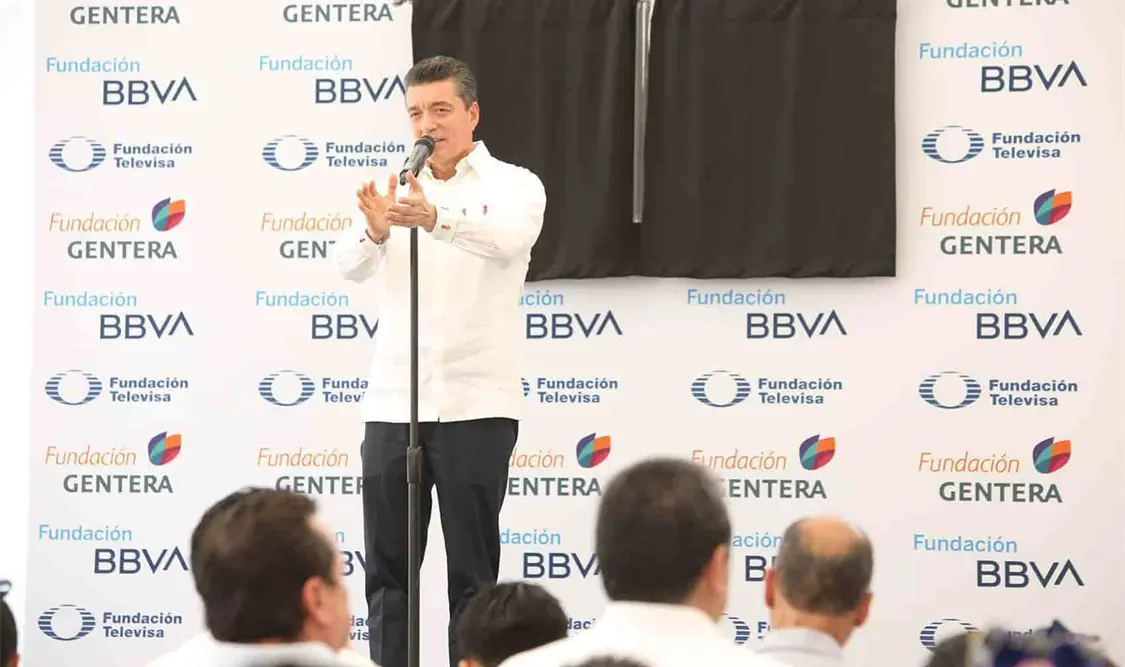 El gobernador reconoció la solidaridad de las fundaciones y su compromiso con la formación de la niñez. CP