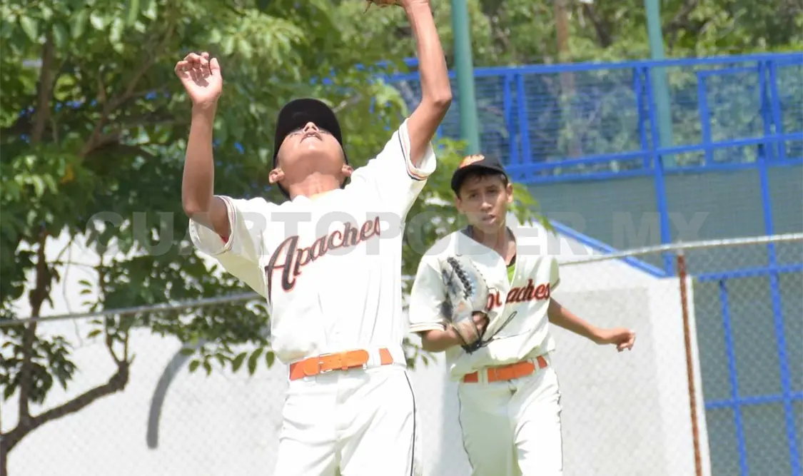 Con esta jugada, el joven equipo apache, alcanzó su pase a la serie que otorgará el primer título del presente campeonato. Guillermo Ramos/CP