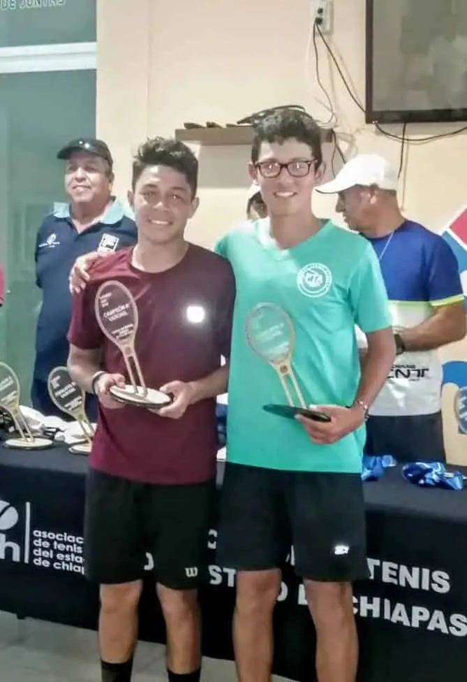 César Alfaro y Alexander Penagos, campeón y subcampeón, respectivamente, ofrecieron un gran espectáculo en la final. Cortesía