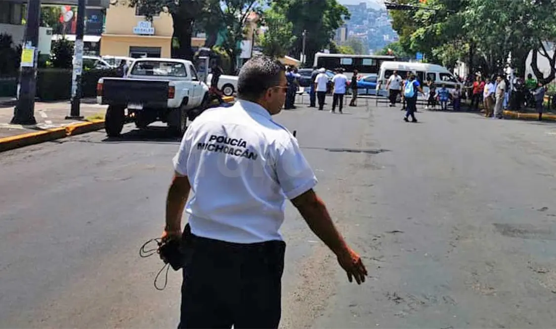El homicidio ocurrió en el estacionamiento de la Dirección de Obras Públicas. Agencias