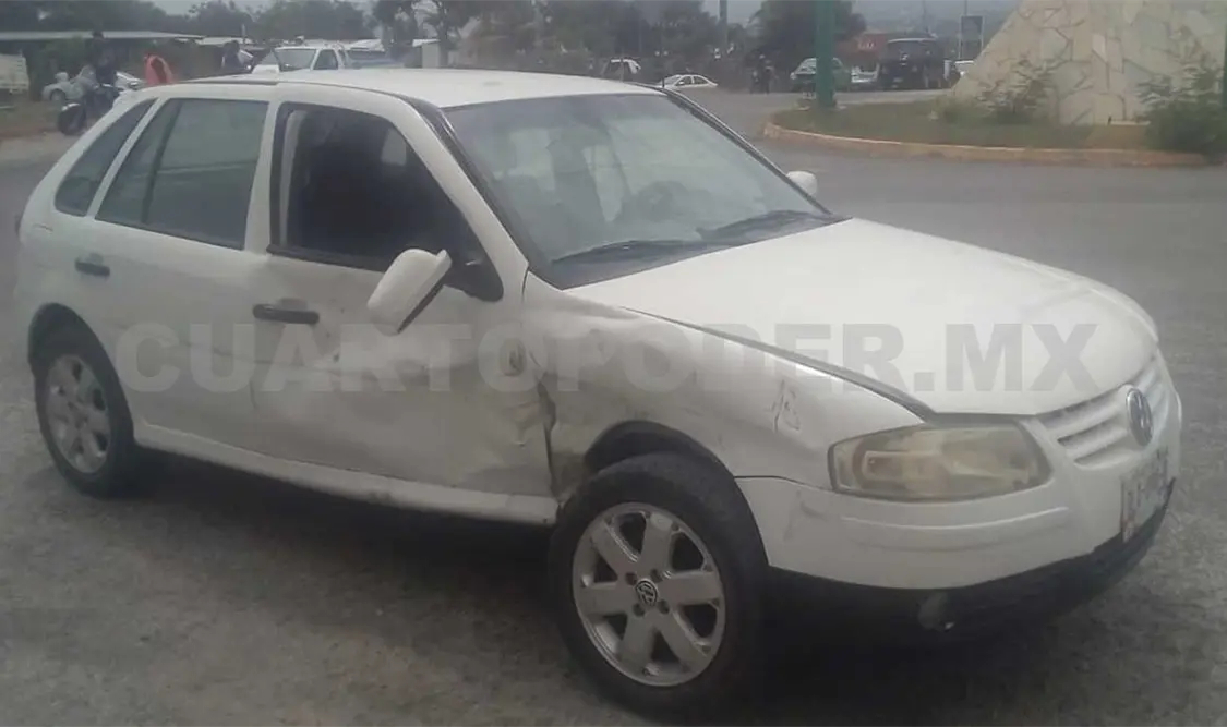 La falta de precaución provocó que ambas unidades colisionaran, debido a que ninguno respetó el cambio de luces del semáforo. Edberg Mayorga / CP