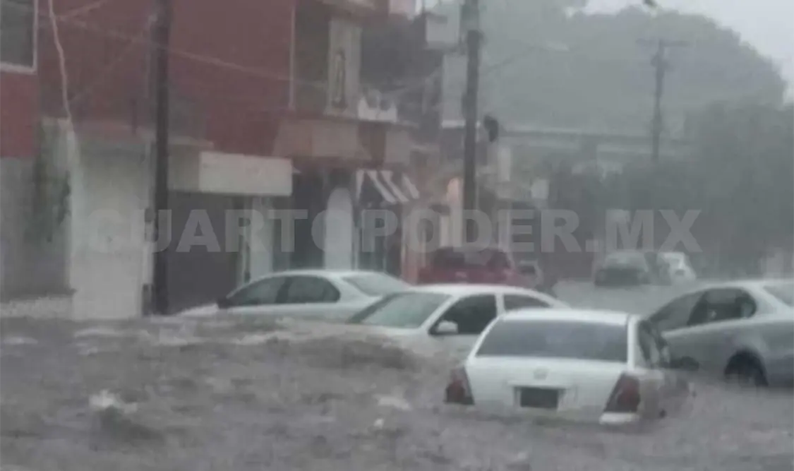 Fuertes lluvias desbordan tres ríos
