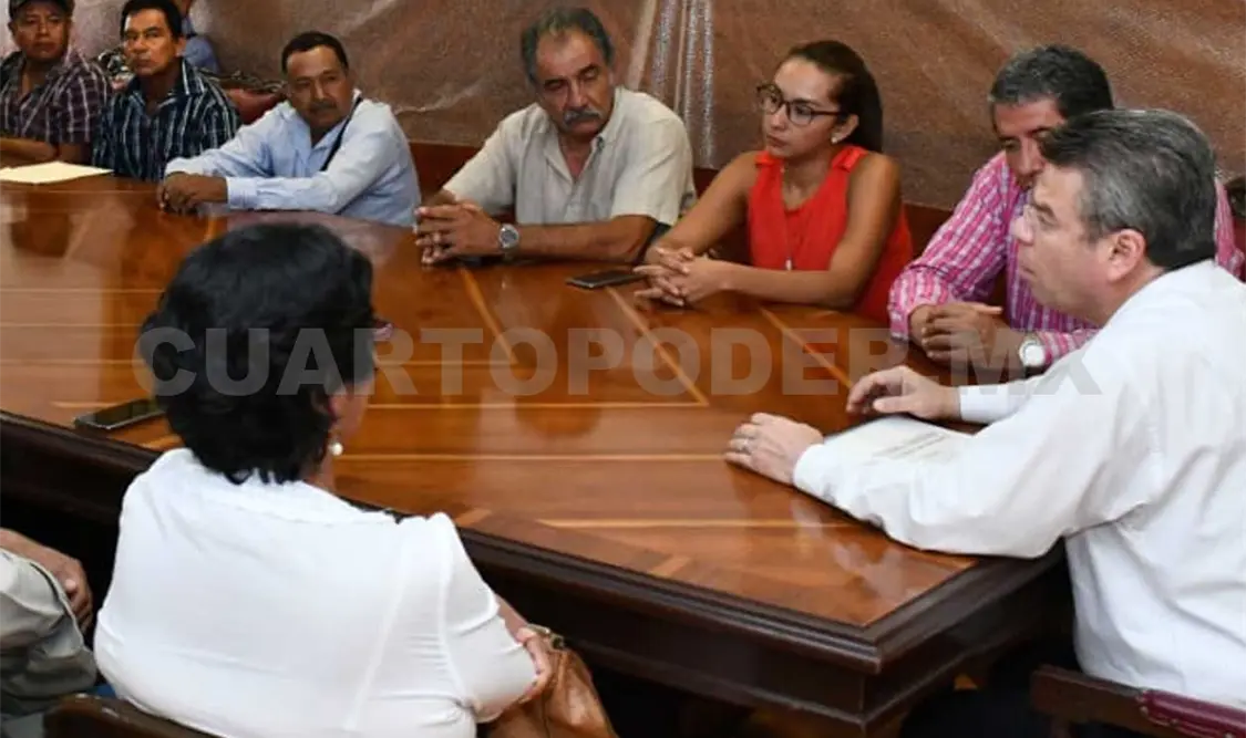Se reúne Ismael Brito con comisariados de Villaflores