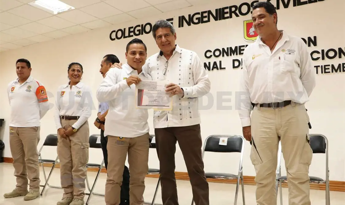 Reconoce alcalde labores de personal de PC