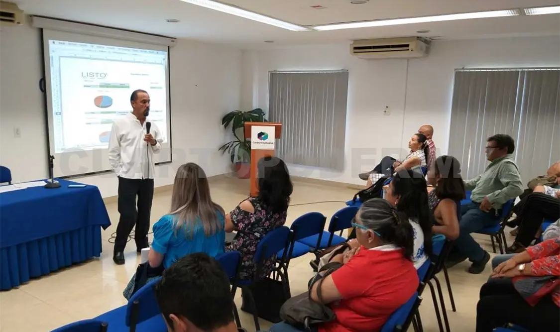 Capacita fundación a docentes de Chiapas