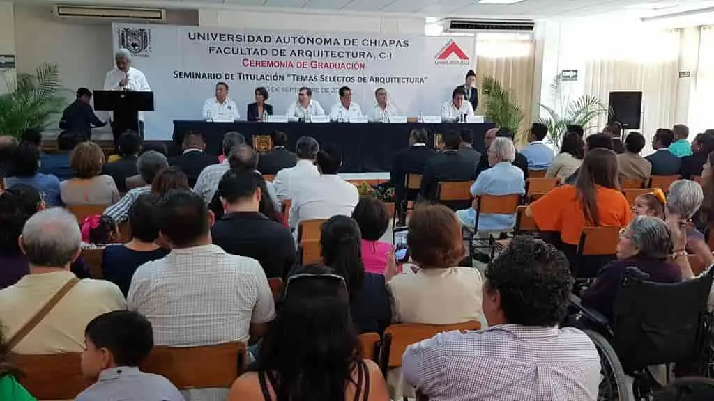 La toma de protesta se llevó a cabo en el Aula Polifuncional de la Facultad de Arquitectura. CP