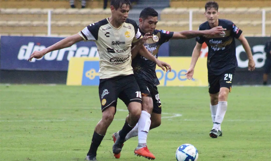 Armando Zamorano se ha ganado la confianza de Gabriel Pereyra y volvió a salir con el cuadro de lujo, pero poco pudo hacer para evitar la derrota. Cortesía