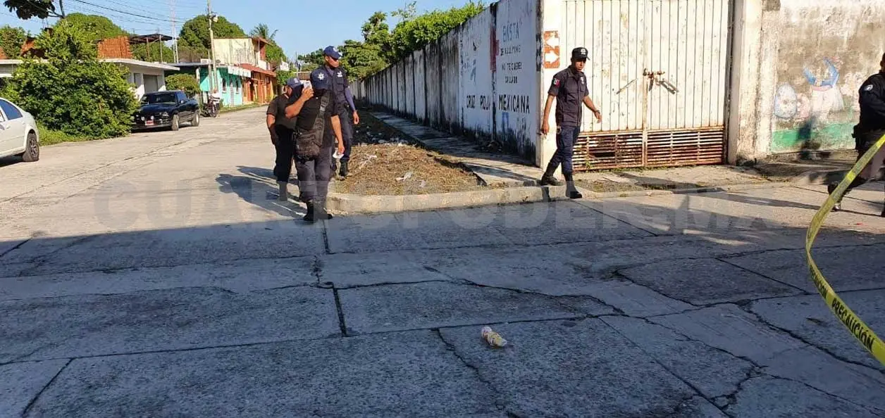 Recibe dos balazos y le roban su motocicleta