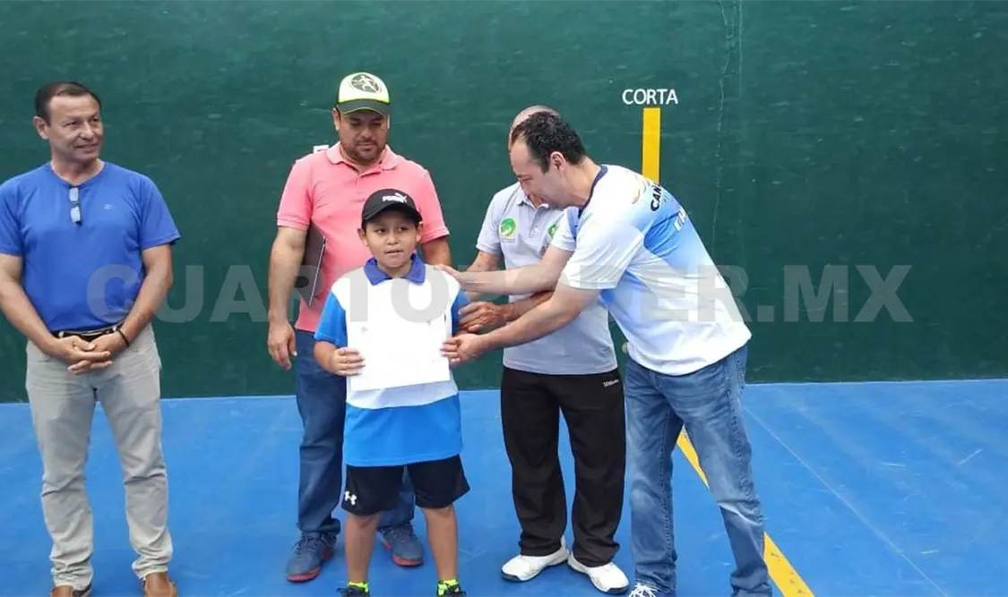 Academia municipal reconoce a medallistas
