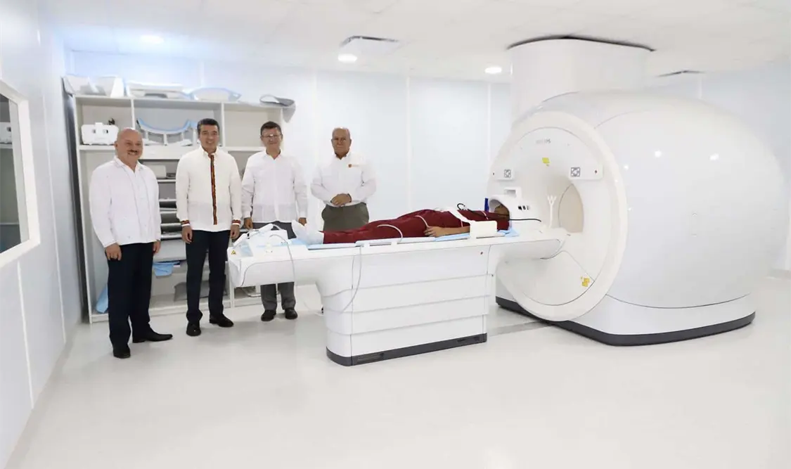 El mandatario dijo que el equipo de alta tecnología con un costo de 40 millones de pesos, el cual permitirá un diagnóstico más preciso. CP