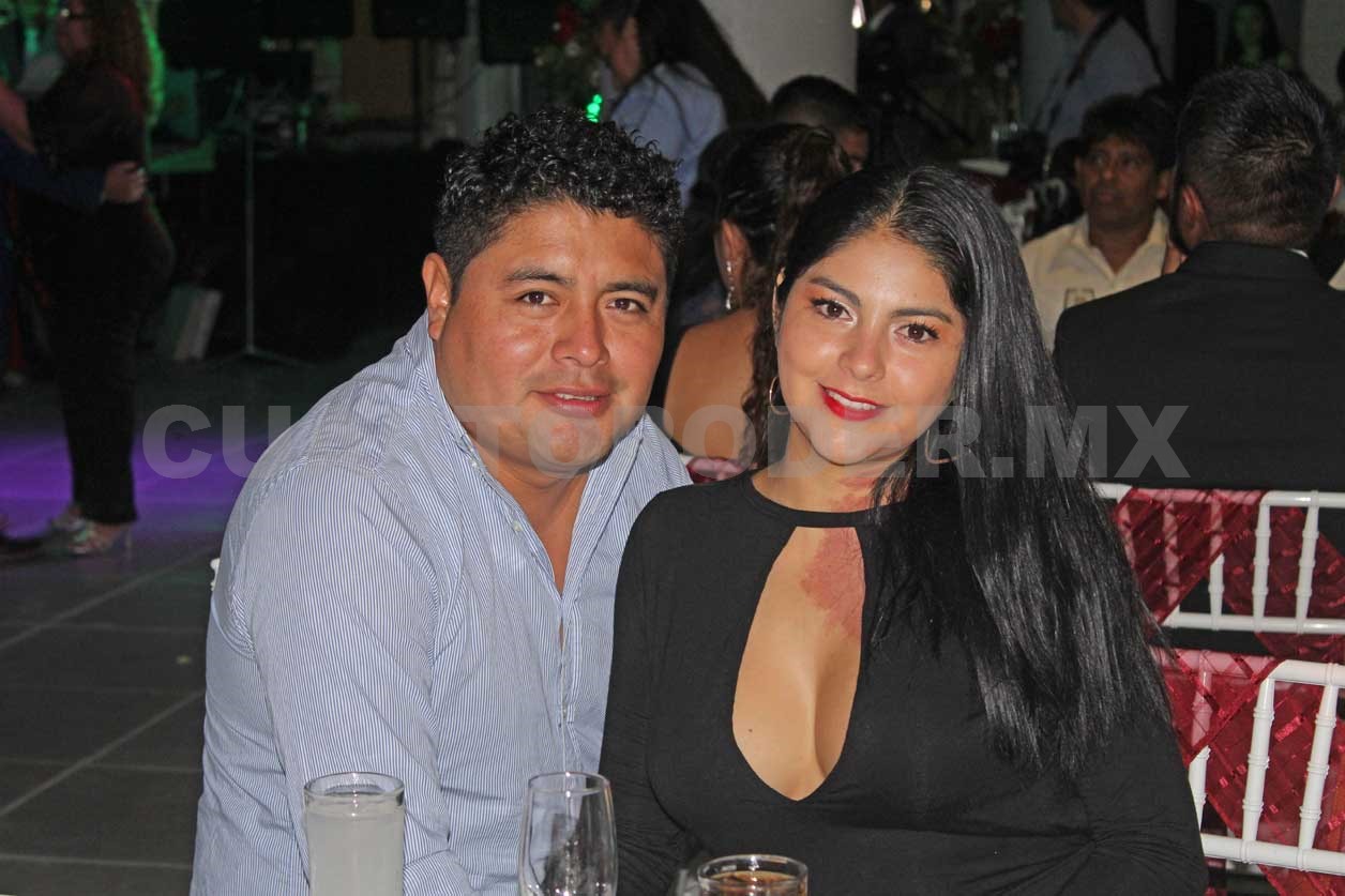 Felicidades, Luis y Carla