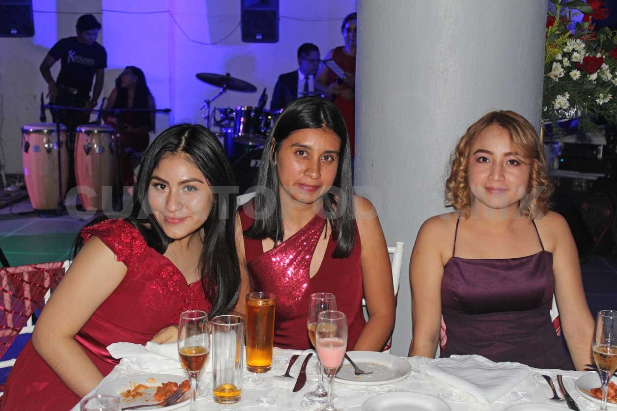 Felicidades, Luis y Carla