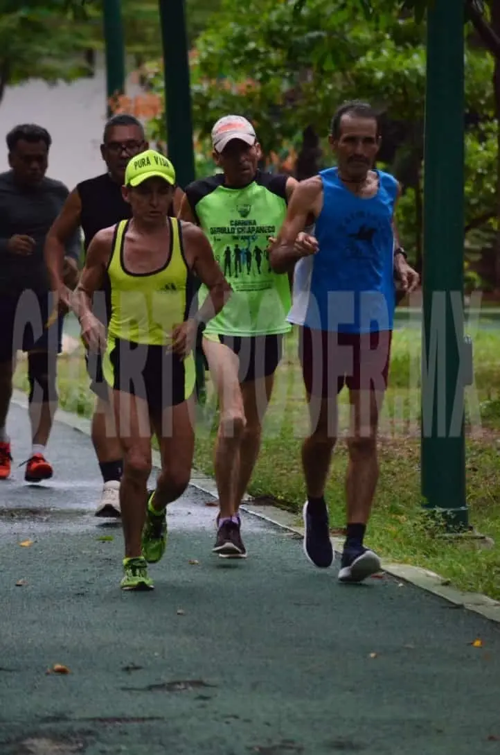 Al no encontrar apoyo en instituciones gubernamentales, el atleta recurrió a la comunidad “runner”. Guillermo Ramos/CP