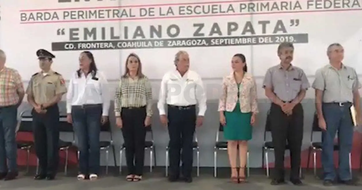 Maestro confunde Juramento a Bandera