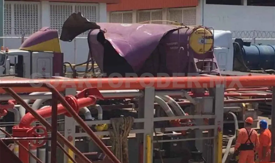 Explosión de tractocamión deja un muerto y 2 lesionados