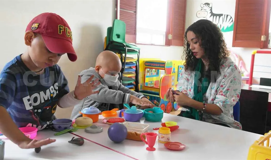 Cobijan y apoyan a niños con cáncer
