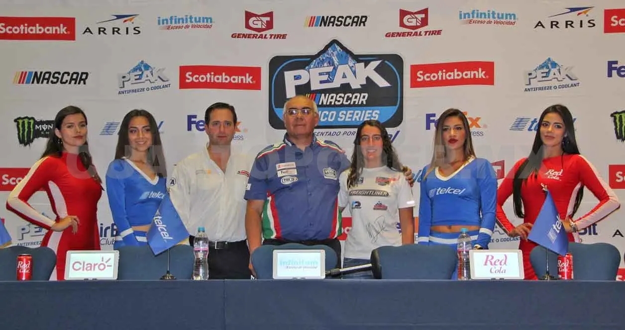 Presentan la Nascar Peak en Puebla