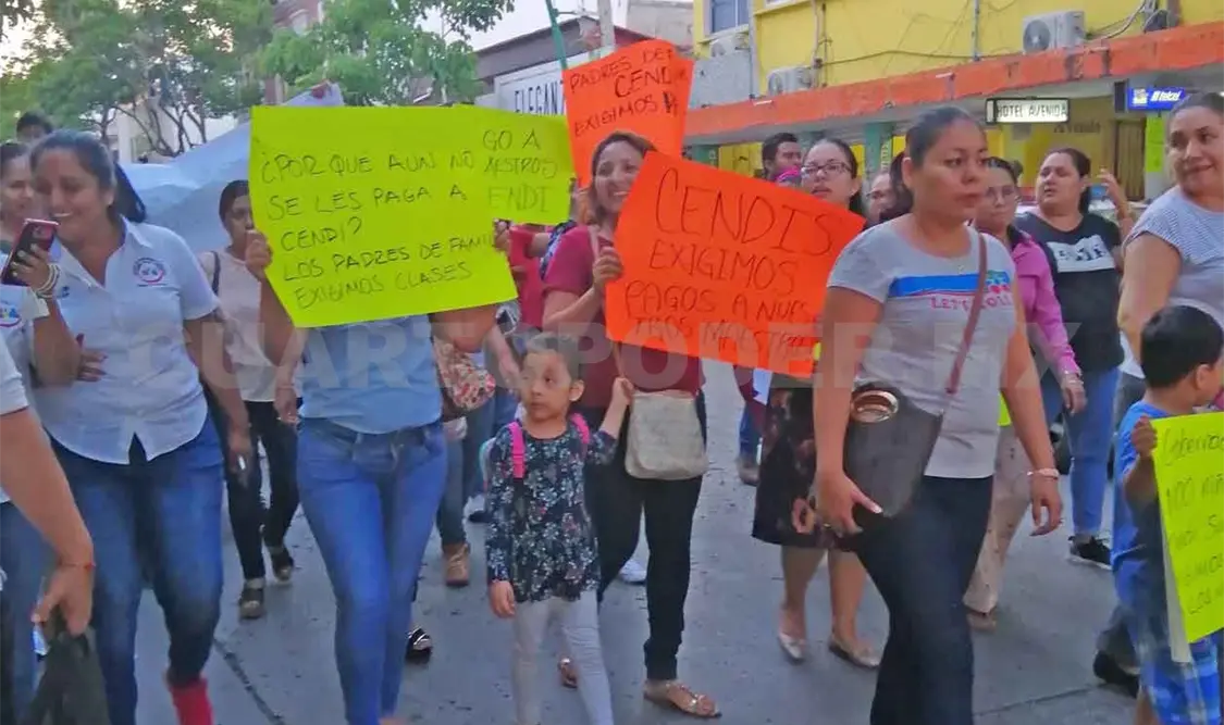 Sin clases cerca de mil alumnos por falta de pagos