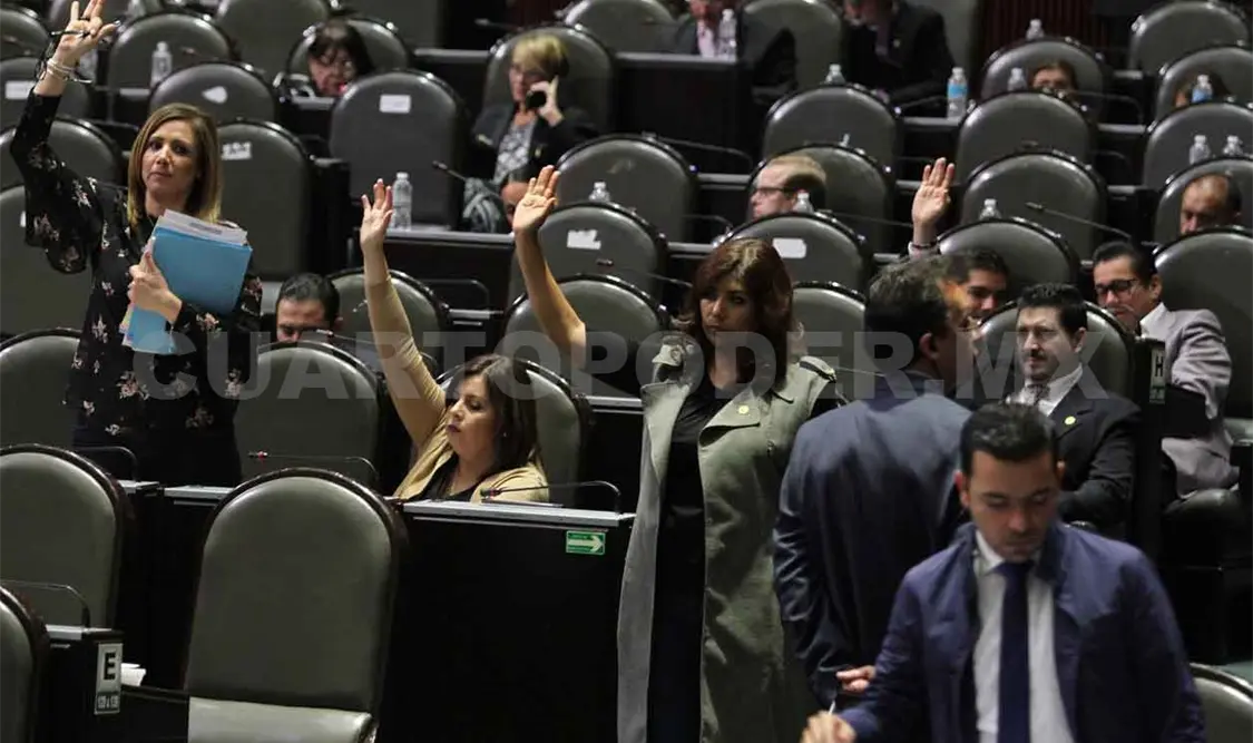 Aprueban en lo general tope salarial a funcionarios