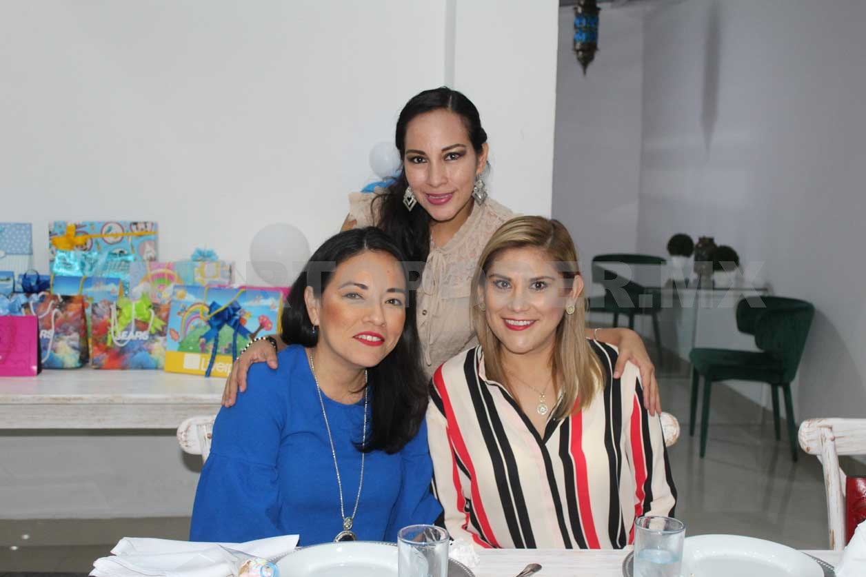 Rocío en espera de Samuel Eliám