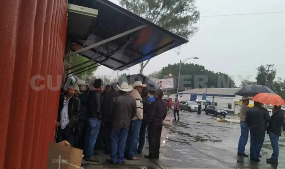 Emplazan a un acuerdo o asfixiarán San Lázaro