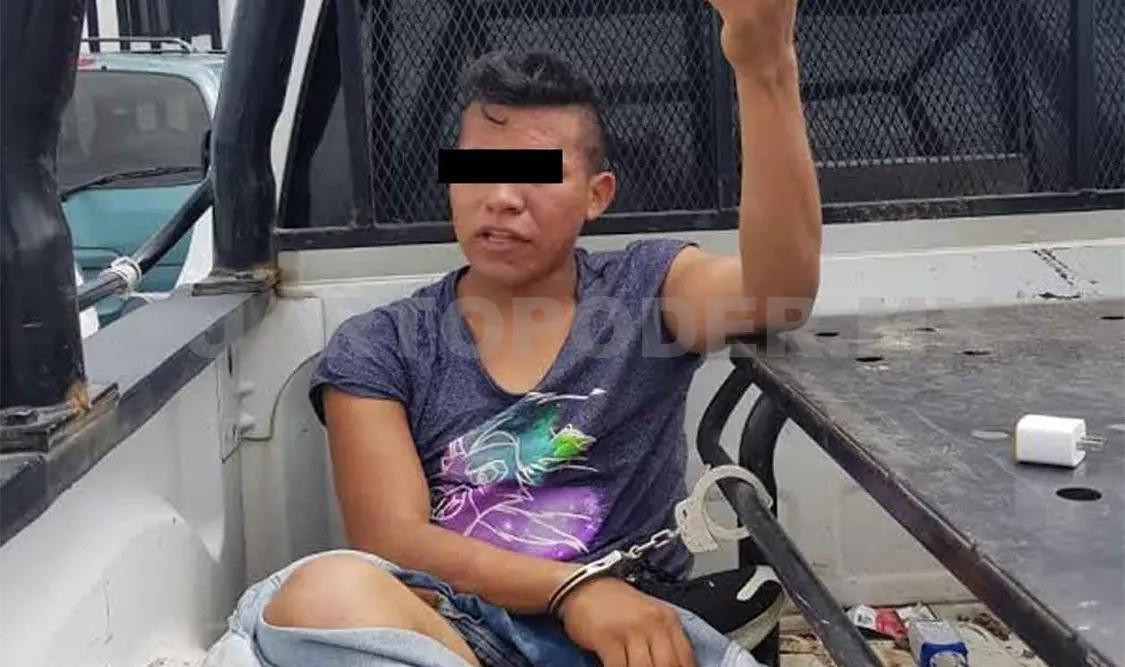 Golpean a catracho por robar en una tienda de celulares