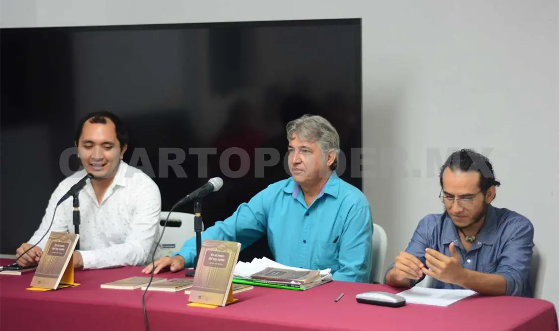 Rafael González Fernández, en la presentación del libro En el reino del rey sordo. Darwin Mendoza