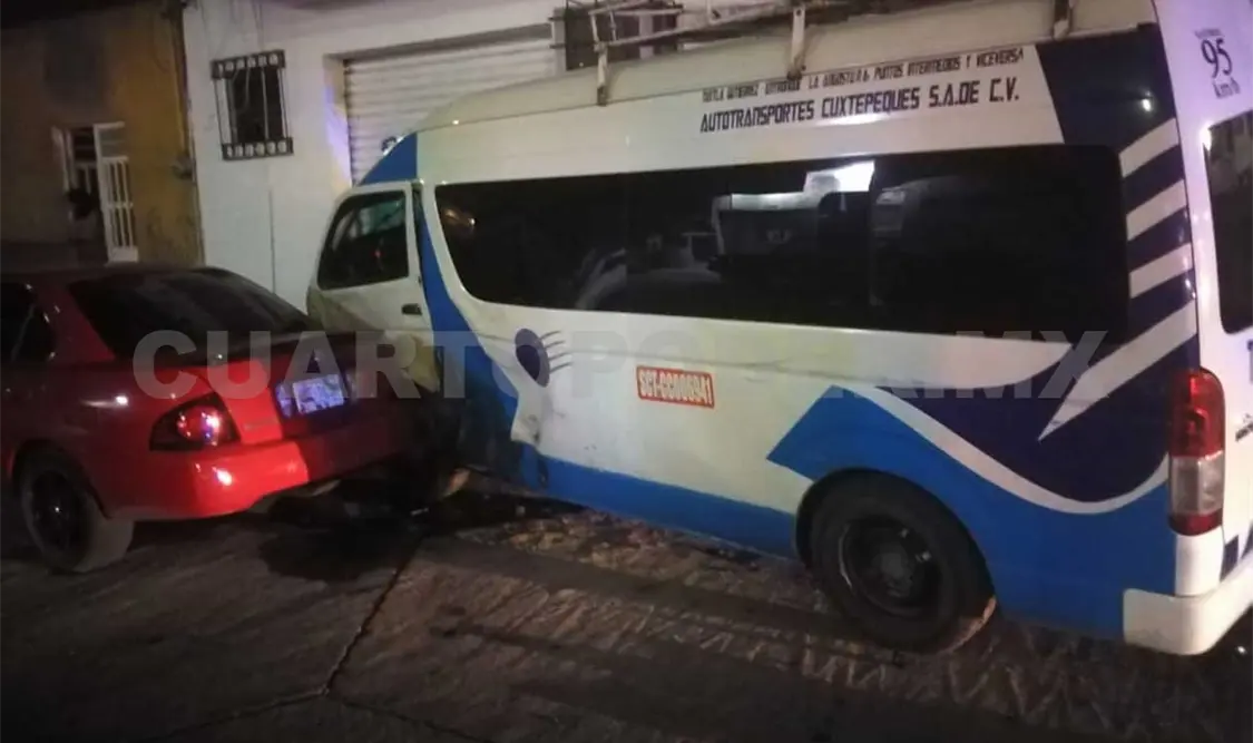 Seis lesionados en choque de colectivo