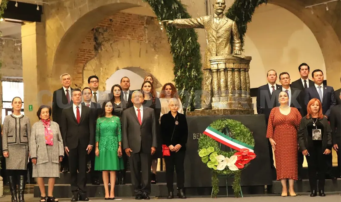 Asiste Escandón a entrega de Medalla Belisario Domínguez