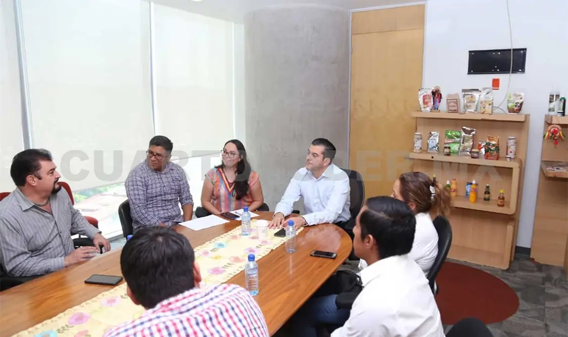 Se reúne Melgar con expositores de ámbar