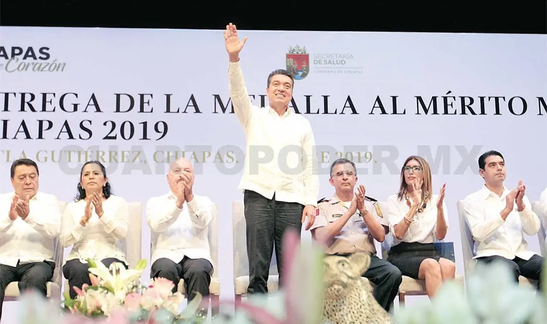 Medalla reconoce vocación en cuidado de la salud: REC