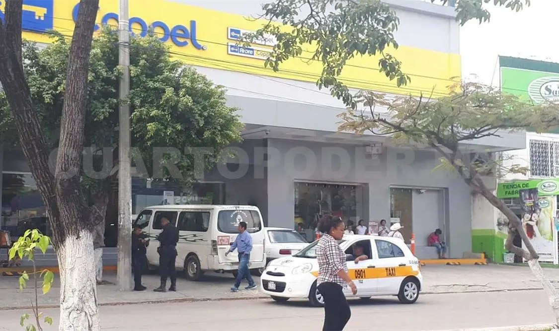 Arrebatan 37 mil pesos a dama en violento asalto