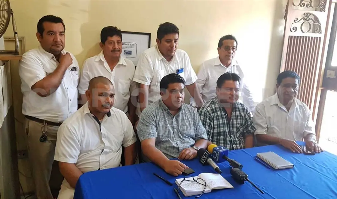 Transportistas rechazan operación de Uber