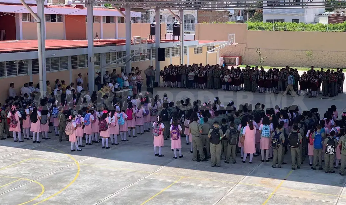 En el estado existen un total de 20 mil 366 escuelas que albergan a un millón 883 mil 796 alumnos de diferentes niveles. CP