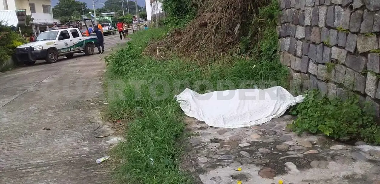 Fallece en vía pública por cirrosis
