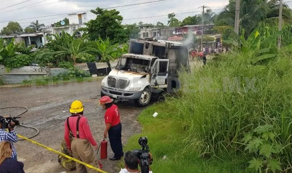 Incendio de camión deja tres muertos
