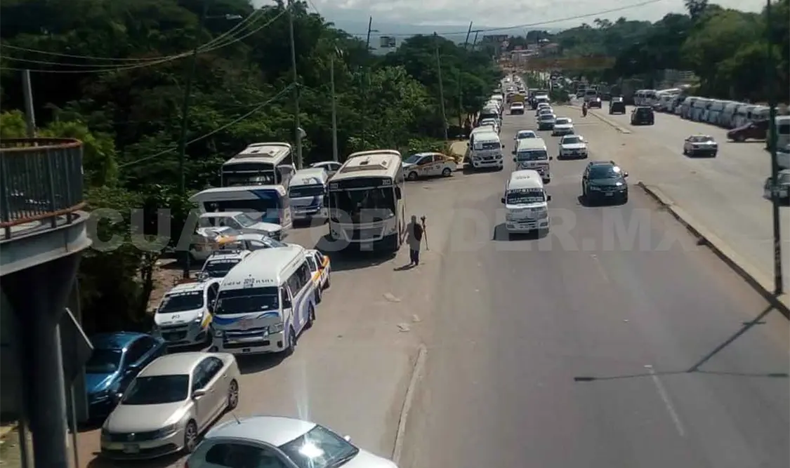 Transportistas chiapanecos se suman a paro nacional