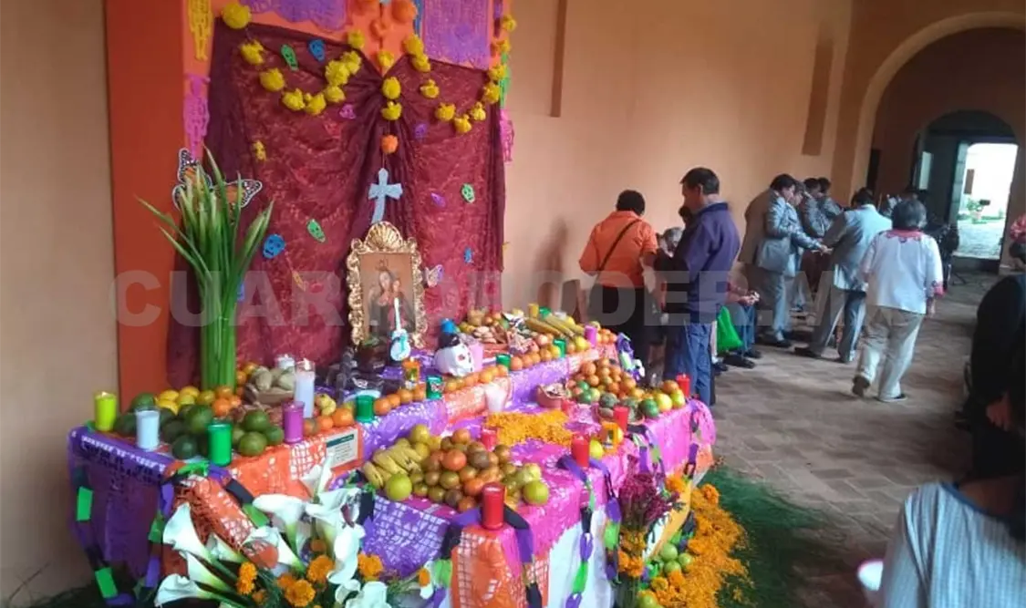 Altares de muertos en el Centro de Textiles