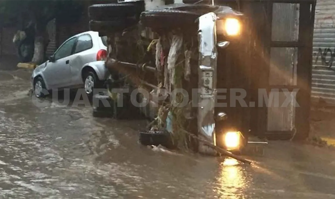 Tormentas en Edomex dejan tres muertos