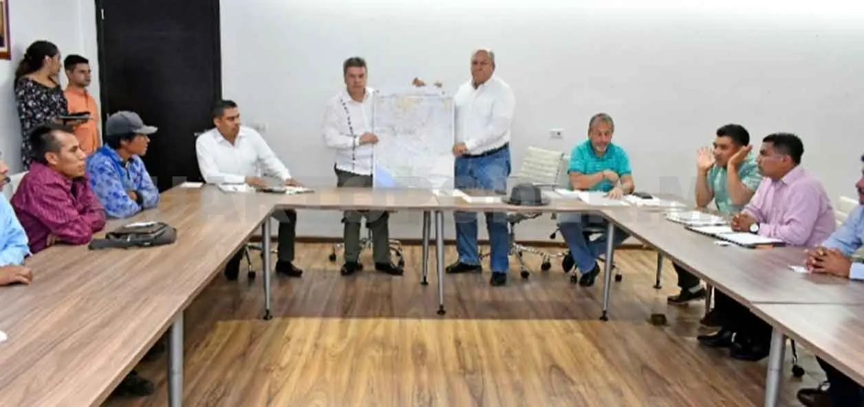 Dialoga Ismael Brito con habitantes de San Juan Cancuc