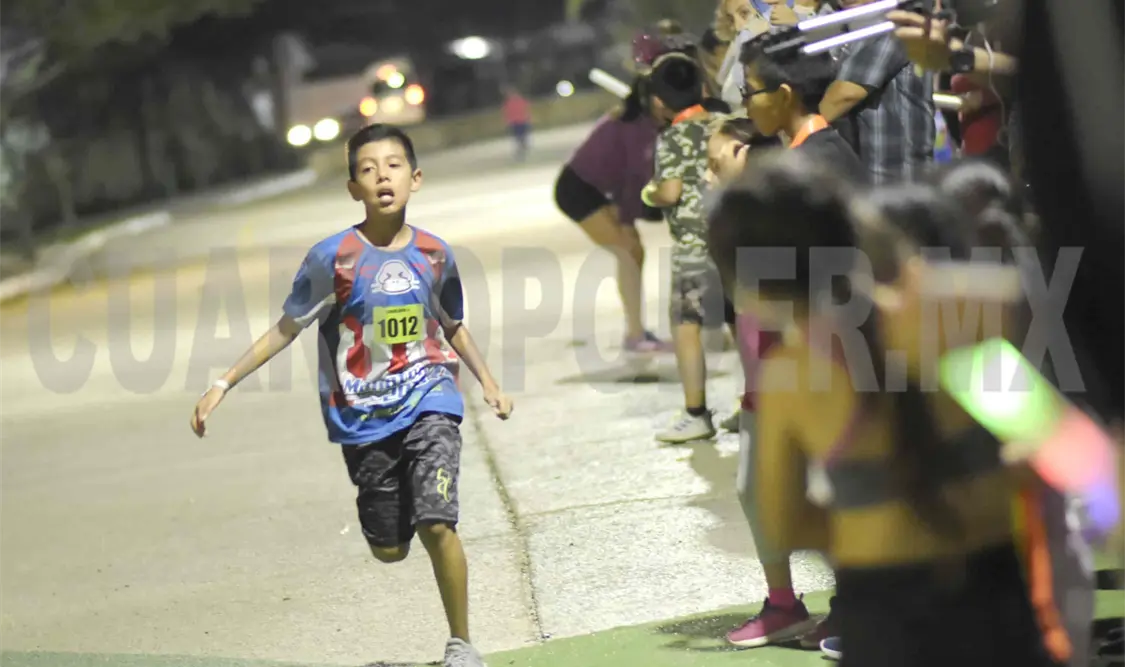 Pese al frío que se dejó sentir, los pequeños competidores brindaron su mejor esfuerzos buscando llegar en primer lugar. Guillermo Ramos/CP